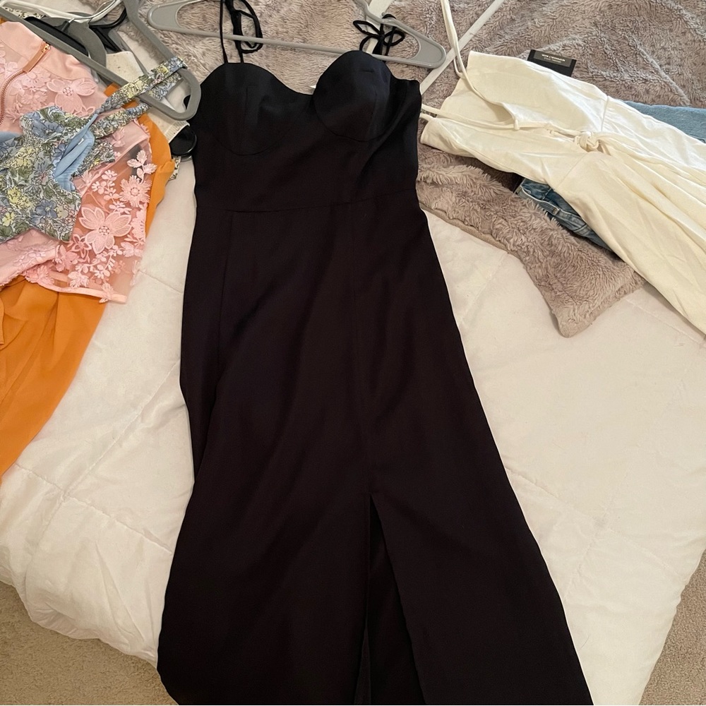 Black sweetheart midi dress